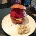ICON - リンゴバーガーの上にもミニリンゴバーガー(^_^)/
