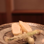 木山 - 帆立、タラの芽、山形庄内禰宜の天ぷら