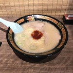 一蘭 - ラーメン。
      税込790円。
      旨し。