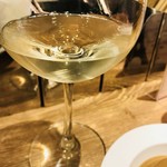 赤白 ルクア大阪店 - 乾杯の白ワイン