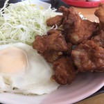 定食の店 ごんべ - 目玉焼きと唐揚げ