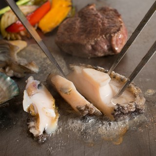 活け蝦夷鮑 踊り焼きステーキ エイジング 熟成国産牛ステーキ等全7品コース 銀座和縁 銀座 鉄板焼き 食べログ