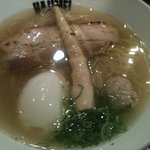 味玉塩ラーメン　850円