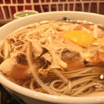 味奈登庵 - #食べログ的に撮るとこうなる。  
      肉もねぎもしっかり、イイね！