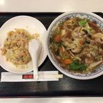 東華園 - ピリ辛ラーメンチャーハンセット