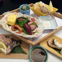 日本料理 大阪 浮橋(ホテルグランヴィア大阪) - 【造り】祝い鯛の花造り 他一種 あしらい一式
                 【台の物】季節の口取り、さわらの白酒焼、白魚掻き揚げ