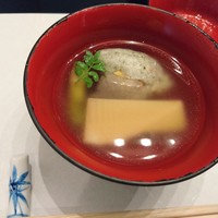 日本料理 大阪 浮橋(ホテルグランヴィア大阪) - 【椀物】浅利よもぎ真丈