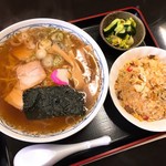 松坂屋食堂 - 料理写真:ラーメンチャーハンセット(850円)