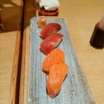 Sushi Maru - おまかせにぎりサーモン、マグロ