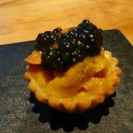 自家製キャビアとウニのエッグタルト