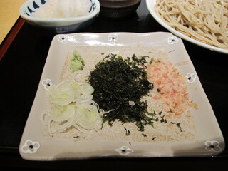 Teuchi Soba Mori - 薬味の葱・アオサ・鰹節・山葵