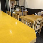 にし森 - カウンター・テーブル席