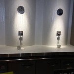 白鹿クラシックス - お隣のショップには”蛇口”から日本酒が出てくる～！