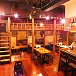 立川のけむり - 焼き鳥屋のイメージを覆す綺麗な店内☆女性にも大人気です！！早い時間が狙い目です☆仕事帰りにサクッと1杯◎