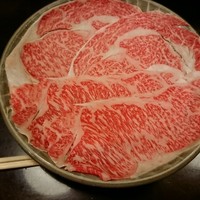 ざくろ 銀座店 - 黒毛和牛しゃぶしゃぶ　サーロインとリブロース各２枚
