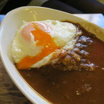 喫茶チロル - カレーライス 目玉焼きのせ3