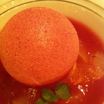 ガストロノミー ジョエル・ロブション - 白桃コンポートをルバーブと赤桃のスープと共に