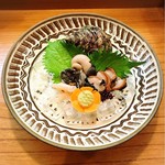 小魚料理 とみ助 - サザエのお造りは新鮮そのもの。コリコリした食感が堪りません(o^^o)