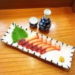 小魚料理 とみ助 - くじらベーコンにはぬる燗をチョイス(o^^o)