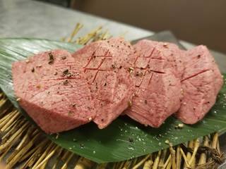 Yakiniku Sakura - 厚切り、タンステーキ
