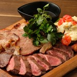 Enjoy tasting and comparing our specialty meats ♪ Assorted meat platter