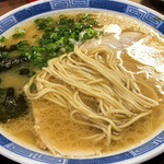 ラーメン博龍 - かなり濃厚・・・いや重厚なスープだけどギトギト感はそれほどでもなかったです。