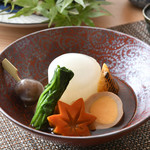 Yokohama Kanaya - 京風おでん皿盛りの一例