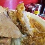 ラーメン二郎 - 豚の厚み