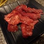 Yakiniku Wagyuu Shokudou - 「満腹バイキング」の牛タン切り落とし