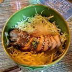 Yamaneko - 五香粉ローストポーク丼、大盛り