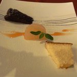 ピジョン - ガトーショコラ、グレープフルーツのテリーヌ、スフレフロマージュ