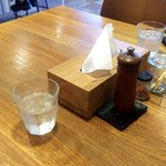 らーめん　HOME - 全体的に木目調