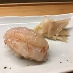 鮨 くらまさ - 赤酢が少しきいたシャリ、お米が大粒で甘くて美味しい