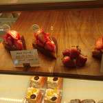 MAISON GIVRÉE - ショーケース：生ケーキ⑤