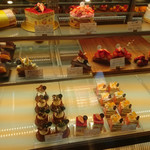 MAISON GIVRÉE - ショーケース：生ケーキ②