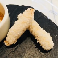 オオハラ エ シーアイイー - 米粉で揚げた小魚。