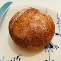 オオハラ エ シーアイイー - 焼きたてパン。なくなると絶妙なタイミングで補充してくれる。