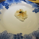 ライスはお皿にほんの少しだけ盛られています…(笑)