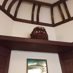 富士屋ホテル ラウンジ - だるま？と富士山の絵