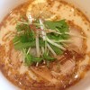 下品なぐらいダシのうまいラーメン屋