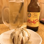 串カツ 松田 - ホッピーセット(白)、にんにくの丸焼き