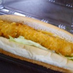 奥武島いまいゆ市場 - フィッシュサンド 200円