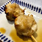 Hakata Kushiyaki Batten Yokatwo - 「黒豚焼売串」(200円)。