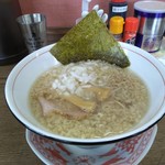 Chuuka Soba Dan - 背脂中華そば・800円  ネギではなく玉ねぎのみじん切りが入ってる！ リーズナブルでは無い、700円がいい所では？