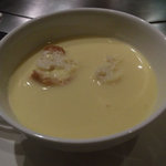 ニューオークラ - フレンチ鉄板：濃厚なスープ