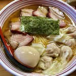 支那そば なかじま - 上から見ると美味しいオーラが漂っています【料理】 