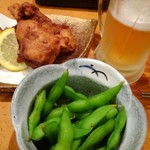 おぎ野 - 唐揚げ。枝豆。