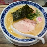 麺屋 ジャイアン - ラーメン鶏+味玉