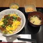 Okonomi Tamachan - ホルモン丼セット