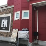 EN - 一軒家カフェダイニング、店舗横駐車場有り。